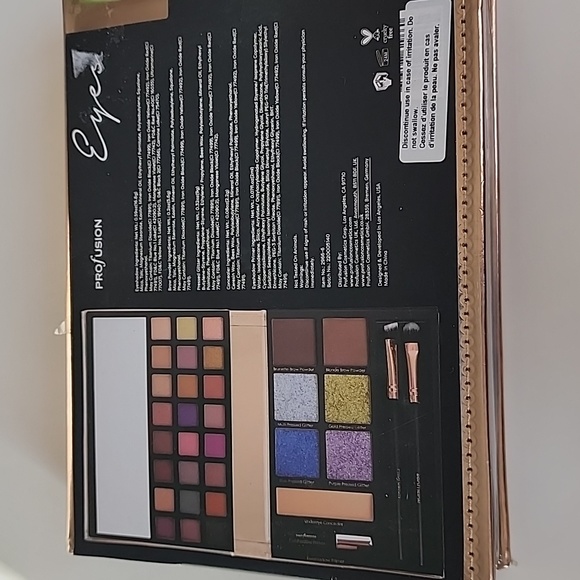 Profusion Eye shadow pallet - Picture 8 of 8